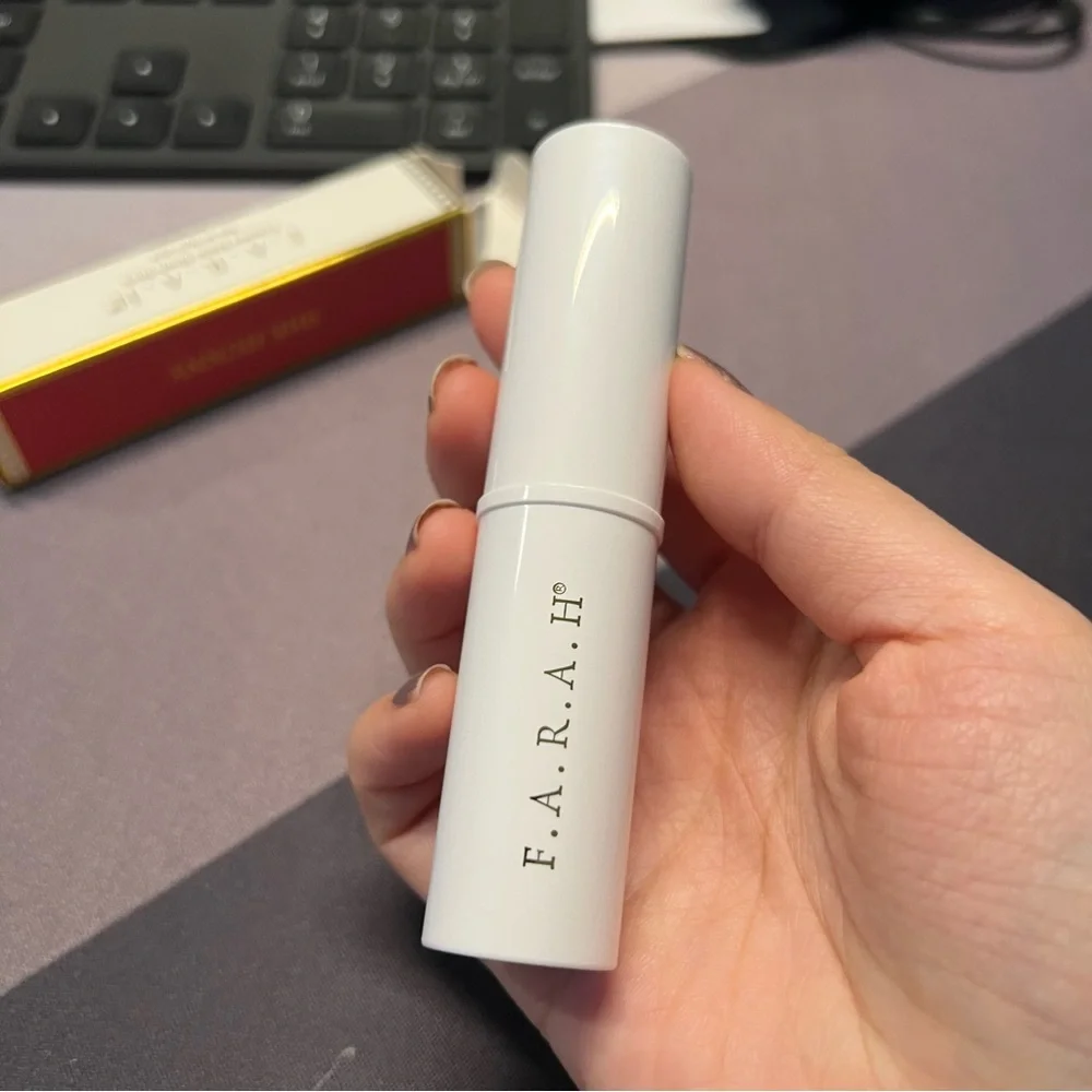 F.A.R.A.H ~ Creamy Malai Blush Stick ~ She Hunny (pinky peach)
